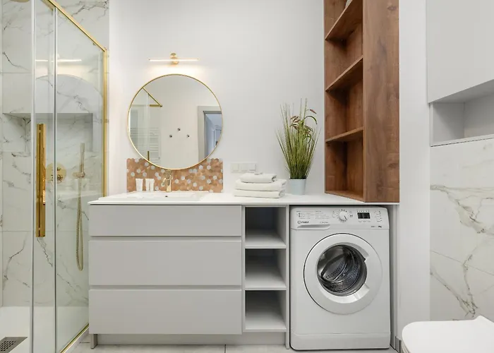 Michalczyka Stylish With Parking In The Center Of By Renters